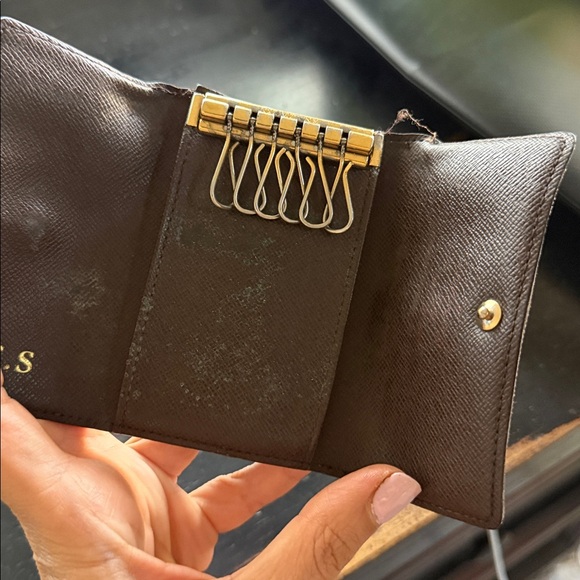 Louis Vuitton Authentic 6 Key Holder Case Damier - Picture 4 of 9